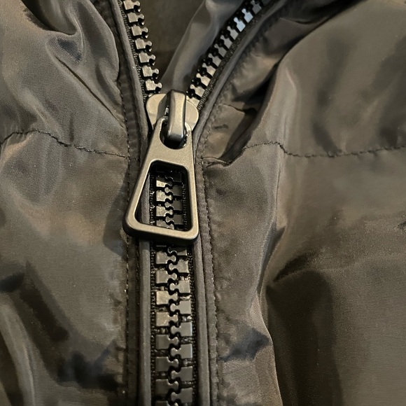 $72 original price! Contie Black Sleeveless Puffer Vest Double Zipper NWT - Picture 5 of 9